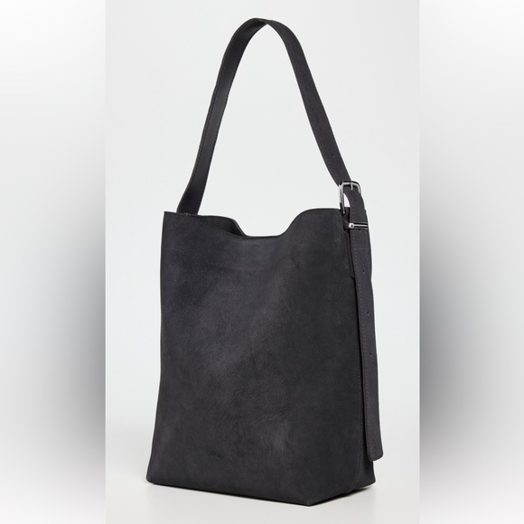 Madewell The Essential Bucket Tote in Suede - Picture 13 of 15
